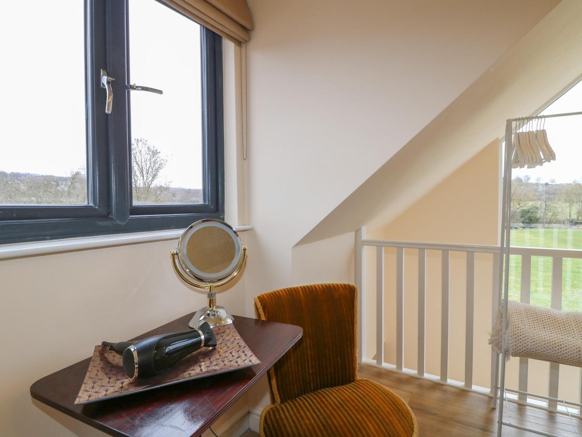 The Loft At Amber View Villa Belper Exterior photo